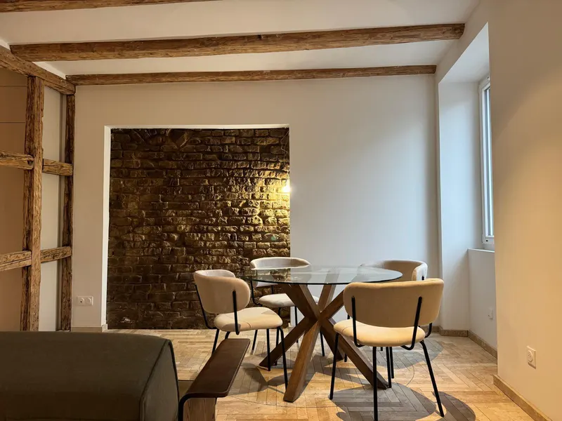 Loft à colombages loué à l'année